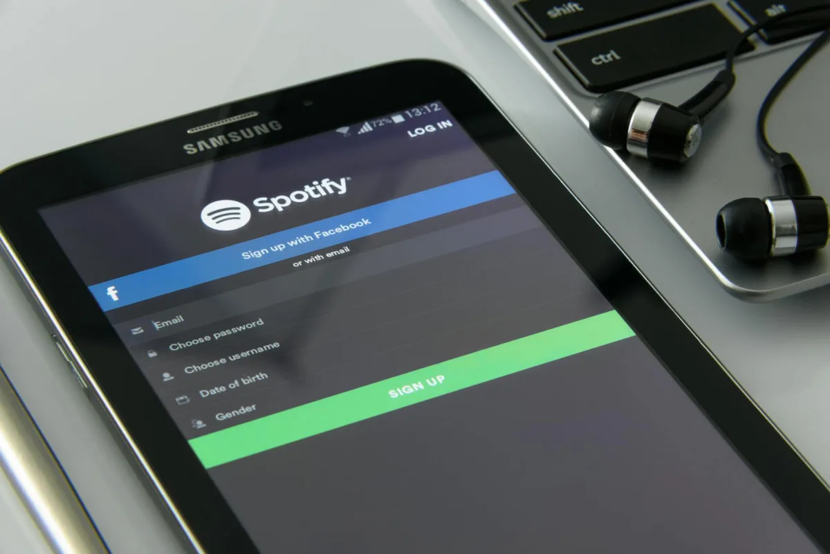 Galaxy S21 FE: поддержка eSIM, инструкция по установке